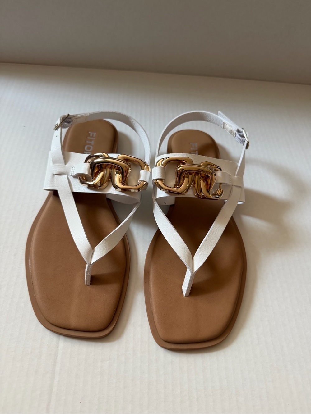 Fitory White Thong Sandals with Gold Chain Accent New in Box Sz 8 summer beach